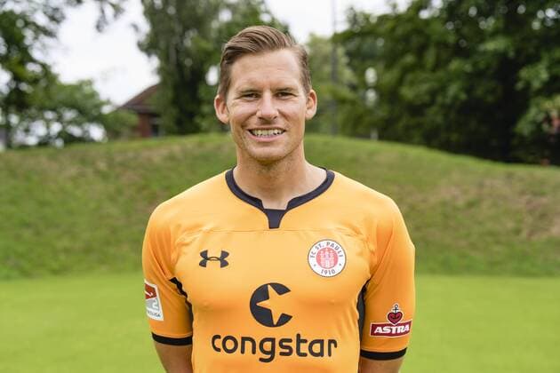 TW Philipp Heerwagen St Pauli 05 07 18 Hamburg Team photo opportunity FC St Pauli