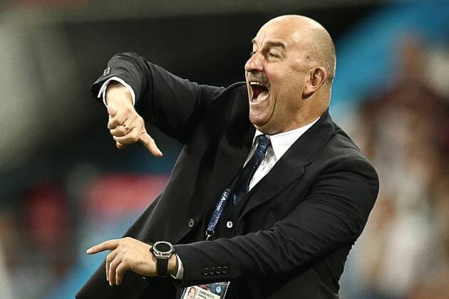 Sport Bilder des Tages SOCHI, RUSSIA - JULY 7, 2018: Russia s manager Stanislav Cherchesov in the 2018 FIFA World Cup WM Weltmeisterschaft Fussball Quarterfinal match against Croatia at Fisht Stadium. Valery Sharifulin TASS  TS0888C3