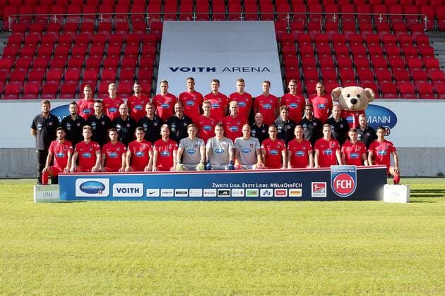 1 FC Heidenheim 2 Bundesliga Portraettermin 2018 2019 team photo row back Neuer Niklas Dorsch 1 FC Heidenheim Tim Skarke 1 FC Heidenheim 38 Norman Theuerkauf 1 FC Heidenheim 30 New Entry Patrick Schmidt 1 FC Heidenheim 32 Robert Glatzel 1 FC Heidenheim h9 Mathias Wittek 1 FC Heidenheim 5 New Entry Patrick Mainz 1 Heidenheim 6 Maximilian Thiel 1 Heidenheim 21 New Entrant Robert Andrich 1 Heidenheim Kevin Lankford 1 Heidenheim Paule 1 Heidenheim Heidenheim Physiotherapist Marc Weiss 1 Heidenheim Physiotherapist Johannes Gessler 1 FC Heidenheim, MD Dr Stephan Kiebach 1 FC Heidenheim Team doctor Dr Mathias Frey 1 FC Heidenheim Co Manager Dieter Jarosch 1 FC Heidenheim Coach Frank Schmidt 1 FC Heidenheim Oliver Steurer 1 FC Heidenheim 4 Sebastian Griesbeck 1 FC Heidenheim 18 Co Coach Bernhard Raab 1 FC Heidenheim Keeper Coach Bernd Weng 1 FC Heidenheim Athletic Coach Said Lakhal 1 FC Heidenheim Team Manager Alexander Raaf 1 FC Heidenh with supervisor Manuel Henck 1 FC Heidenheim Front row Kilic Goekalp 1 FC Heidenheim Kolja Pusch 1 FC Heidenheim 27 Nikola Dovedan 1 FC Heidenheim 10 Marnon Busch 1 FC Heidenheim 2 Marc Schnatterer 1 FC Heidenheim 7 Vitus Eichner 1 FC Heidenheim Kevin Mueller 1 FC Heidenheim 1 Matthias Koebbing 1 FC Heidenheim 39 Robert Strauss 1 FC Heidenheim 29 Arne Feick 1 FC Heidenheim 28 Tobias Reithmeir 1 FC Heidenheim 34 Maurice Multhaup 1 FC Heidenheim 17 New Entry Kevin Sessa 1 FC Heidenheim 16 1 FC Heidenheim 2 Bundesliga Portraettermin 2018 2019 Team Photo 06 07 18 Heidenheim Copyright: xLangerx xEibner-Pressefotox EP_HLR