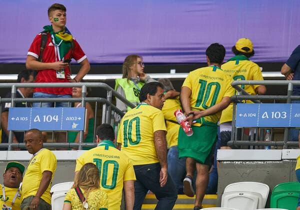 Belgium - Brasil, Soccer, Kazan, July 06, 2018 brasilian fans sad, NEYMAR, Bra 10 shirts BELGIUM - BRASIL 2-1 FIFA World Cup WM Weltmeisterschaft Fussball 2018 RUSSIA, Best of 8, Season 2018 2019, July 06, 2018 Kazan Arena Stadium in Kazan, Russia. Photo: MAGICS Peter Schatz