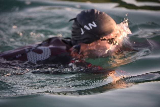 08.07.2018, Deutschland, Langen, Waldsee Mainova IRONMAN European Championship EM Europameisterschaft Frankfurt 2018 Schwimmen Jan Frodeno (GER) schwimmt sich warm *** 08 07 2018 Germany Langen Waldsee Mainova IRONMAN European Championship Frankfurt 2018 Swimming Jan Frodeno GER is warming up