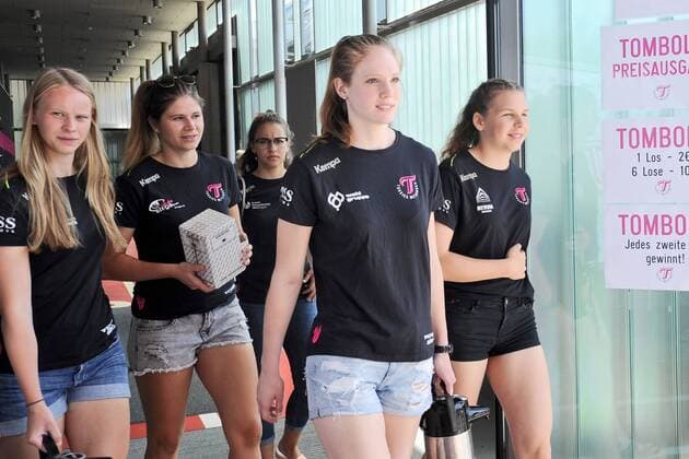 Tamara Haggerty TusSies Metzingen hi Patricia Kovacs TusSies Metzingen Annabelle Sattler TusSies Metzingen by Madita Kohorst TusSies Metzingen re Lena Schmid TusSies Metzingen TusSies Metzingen Handball League match Preparation 08 07 2018 Photo TBaur Eibner 2 TusSies Metzingen Summer Party Metzingen Copyright: xEIBNER TobiasxBaurx EP_TBR
