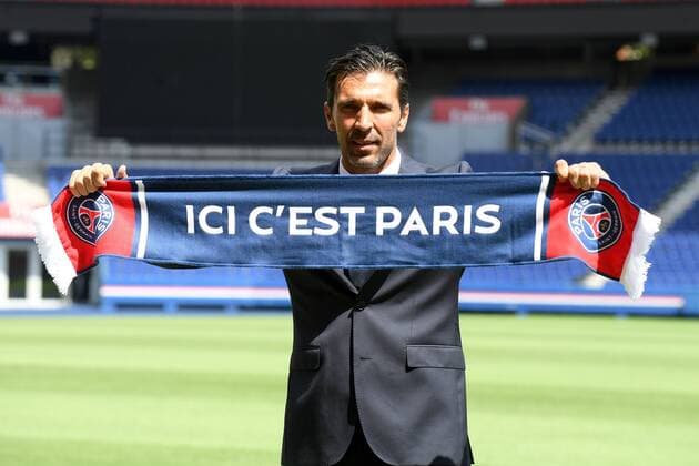 Sport Bilder des Tages Fußball, Paris St. Germain präseniert Neuzugang Buffon GIANLUIGI BUFFON (PSG) FOOTBALL : Conference de Presse de presentation de Gianluigi Buffon au PSG - 09 07 2018 FEP Panoramic 