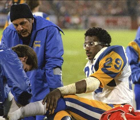 December 9, 1985 - San Francisco, California, U.S - San Francisco 49ers vs. Los Angles Rams at Candlestick Park Monday, December 9, 1985. Rams beat the 49ers 27-20. Los Angles Rams Running Back Eric Dickerson NFL American Football Herren USA 1985: 49ers 20:27 LA Rams - ZUMAg52_ 19851209_zap_g52_005 Copyright: xAlxGolubx