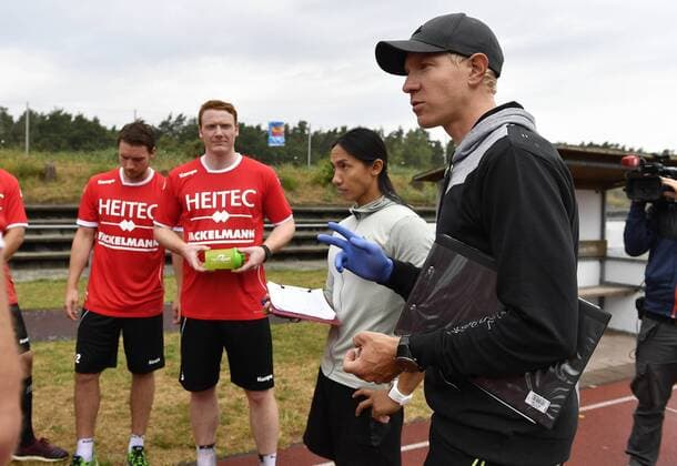 10 07 2018 Handball 1 Bundesliga Season 2018 2019 HC Erlangen HCE Fitness Test Laktat Test from left Dominik Mappes 22 HC Erlangen HCE Nicolai Theilinger 3 HC Erlangen HCE Chi An Thai Athletics Coach HC Erlangen HCE Dr Andreas Wittke Athletics Coach HC Erlangen HCE