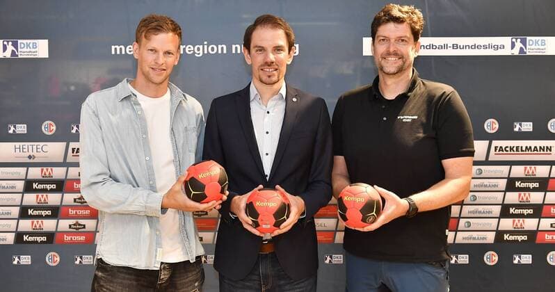 10 07 2018 Handball 1 Bundesliga Season 2017 2018 HC Erlangen HCE Press Conference Press Date Media Date Presentation Equipment supplier Kempa from left Tim Grothaus Head of Sponsoring Kempa Rene Selke Managing Director HC Erlangen HCE Christian Bier Managing Director Intersport Eisert