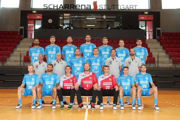 TVB 1898 Stuttgart 1 Handball Bundesliga Portraettermin 2018 2019 Team photo Back row from left Lukas von Deschwanden 24 Tobias Schimmelbauer 2 Manuel Spaeth 9 Dominik Weiss 6 Samuel Roethlisberger 17 Simon Baumgarten 14 Robert Markotic 13 Middle row from left to right Supervisor Herbert Stadler Supervisor Klaus Schebek Michael Kraus 10 David Schmidt 77 Physio Frank Jakschitz Coach Juergen Schweikardt Front row from left Sascha Pfattheicher 30 Michael Schweikardt 8 Jonas Maier 12 Johannes Bitter 1 Nick Lehmann 22 Max Haefner 3 Florian Burmeister 20 Coaches are missing Karsten Schaefer and Bobby Schagen 7 TVB 1898 Stuttgart 1 Handball Bundesliga Portraettermin 2018 2019 Stuttgart Copyright: xEIBNER HarryxLangerx EP_HLR