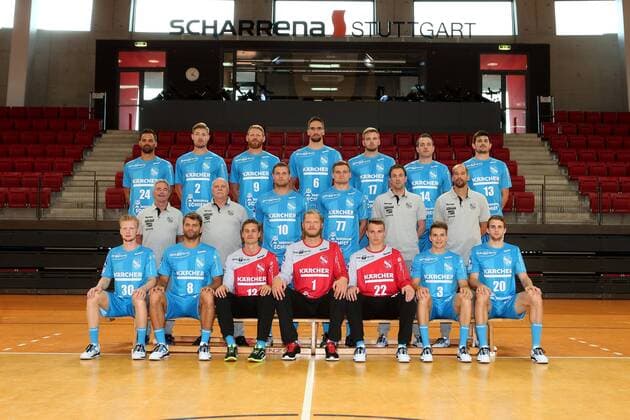 TVB 1898 Stuttgart 1 Handball Bundesliga Portraettermin 2018 2019 Team photo Back row from left Lukas von Deschwanden 24 Tobias Schimmelbauer 2 Manuel Spaeth 9 Dominik Weiss 6 Samuel Roethlisberger 17 Simon Baumgarten 14 Robert Markotic 13 Middle row from left to right Supervisor Herbert Stadler Supervisor Klaus Schebek Michael Kraus 10 David Schmidt 77 Physio Frank Jakschitz Coach Juergen Schweikardt Front row from left Sascha Pfattheicher 30 Michael Schweikardt 8 Jonas Maier 12 Johannes Bitter 1 Nick Lehmann 22 Max Haefner 3 Florian Burmeister 20 Coaches are missing Karsten Schaefer and Bobby Schagen 7 TVB 1898 Stuttgart 1 Handball Bundesliga Portraettermin 2018 2019 Stuttgart Copyright: xEIBNER HarryxLangerx EP_HLR