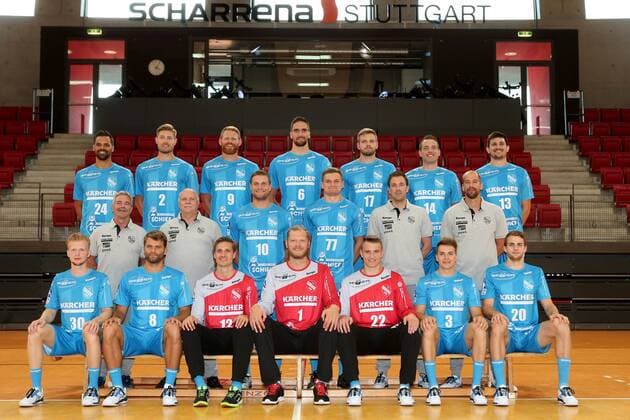 TVB 1898 Stuttgart 1 Handball Bundesliga Portraettermin 2018 2019 Team photo Back row from left Lukas von Deschwanden 24 Tobias Schimmelbauer 2 Manuel Spaeth 9 Dominik Weiss 6 Samuel Roethlisberger 17 Simon Baumgarten 14 Robert Markotic 13 Middle row from left to right Supervisor Herbert Stadler Supervisor Klaus Schebek Michael Kraus 10 David Schmidt 77 Physio Frank Jakschitz Coach Juergen Schweikardt Front row from left Sascha Pfattheicher 30 Michael Schweikardt 8 Jonas Maier 12 Johannes Bitter 1 Nick Lehmann 22 Max Haefner 3 Florian Burmeister 20 Coaches are missing Karsten Schaefer and Bobby Schagen 7 TVB 1898 Stuttgart 1 Handball Bundesliga Portraettermin 2018 2019 Stuttgart Copyright: xEIBNER HarryxLangerx EP_HLR