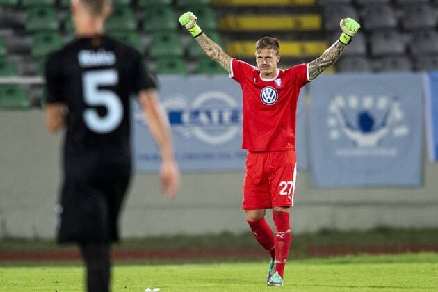180710 Goalkeeper Johan Dahlin or Malmö FF celebrates after winning the UEFA Champions League qualifying match between FC Drita and Malmö FF on July 10, 2018 in Pristina Photo Ludvig Thunman BILDBYR N code LT 35501  Copyright: LUDVIGxTHUNMAN BB180710LT109