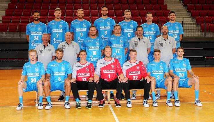 BAU 10 07 2018 Stuttgart Handball TVB 1898 Stuttgart Photoalbum Team photo Back row v. Lukas von Deschwanden 24 Tobias Schimmelbauer 2 Manuel Späth 9 Dominik White 6 Samuel Röthlisberger 17 Simon Baumgarten 14 Robert Markotic 13 Middle row from left to right Supervisor Herbert Stadler Supervisor Klaus Schebek Michael Kraus 10 David Schmidt 77 Physio Frank Jakschitz Coach Jürgen Schweikardt Front row from left to right Sascha Pfattheicher 30 Michael Schweikardt 8 Jonas Maier 12 Johannes Bitter 1 Nick Lehmann 22 Max Häfner 3 Florian Burmeister 20 There are no co-drivers Karsten Schäfer and Bobby Schagen 7