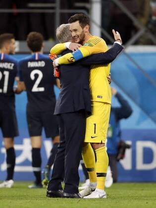 (L-R) France coach Didier Deschamps, France goalkeeper Hugo Lloris during the 2018 FIFA World Cup WM Weltmeisterschaft Fussball Semi Final match between France and Belgium at the Saint Petersburg Stadium on June 26, 2018 in Saint Petersburg, Russia FIFA World Cup 2018 Russia 2017 2018 xVIxVIxImagesx xMauricexvanxSteenxWKxIVx 11459658