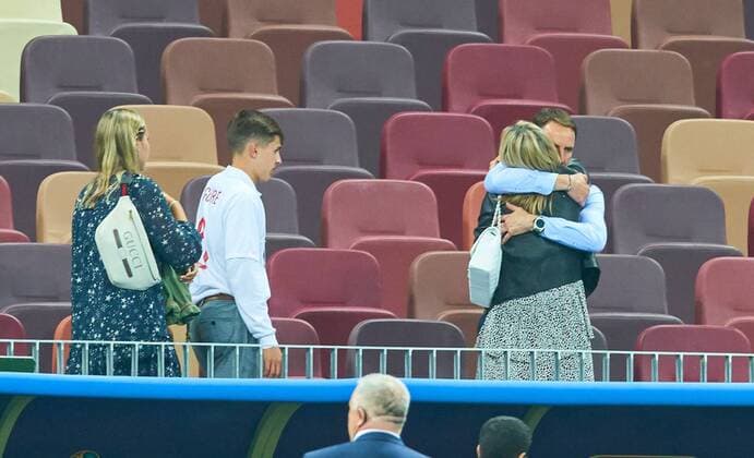 Sport Bilder des Tages England - Croatia, Soccer, Moscow, July 11, 2018 Gareth Southgate, headcoach England, wife Alison with children, Mia and Flynn, headcoach England, sad, disappointed, angry, Emotions, disappointment, frustration, frustrated, sadness, desperate, despair, ENGLAND - CROATIA FIFA World Cup WM Weltmeisterschaft Fussball 2018 RUSSIA, Semifinal, Season 2018 2019, July 11, 2018 in Moscow, Russia. Photo: MAGICS Peter Schatz