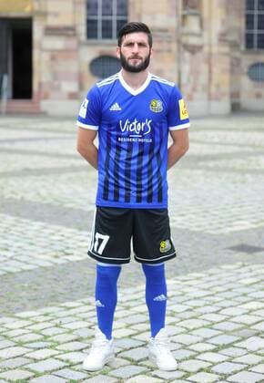 The team of 1 FC Saarbrücken on Thursday 12 07 2018 in front of the Ludwigskirche in Saarbrücken In the picture In the picture Fanol Perdedaj 17