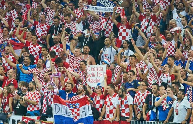 England - Croatia, Soccer, Moscow, July 11, 2018 fans, supporters, spectators, club flags, celebration. ENGLAND - CROATIA 1-2 Football FIFA World Cup WM Weltmeisterschaft Fussball 2018 RUSSIA, Semifinal, Season 2018 2019, July 11, 2018 in Moscow, Russia. Photo: MAGICS Peter Schatz