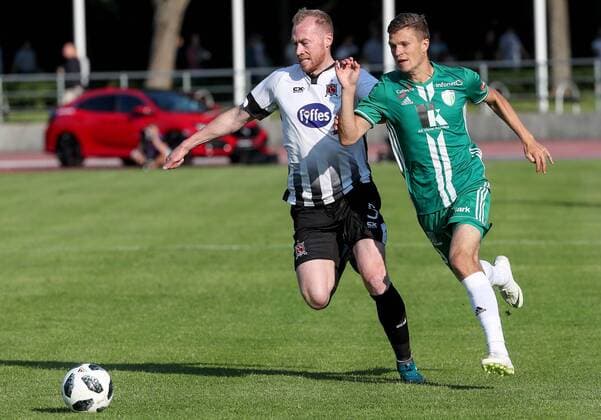 UEFA Europa League First Qualifying Round First Leg, Kadriorg Stadium, Tallinn, Estonia 12 7 2016 Levadia Tallinn vs Dundalk Dundalk s Chris Shields with Jevgeni Harin of Levadia Tallinn Chris Shields with Jevgeni Harin 12 7 2018  Copyright: x©INPHO EveliisxMeex IMG_0742