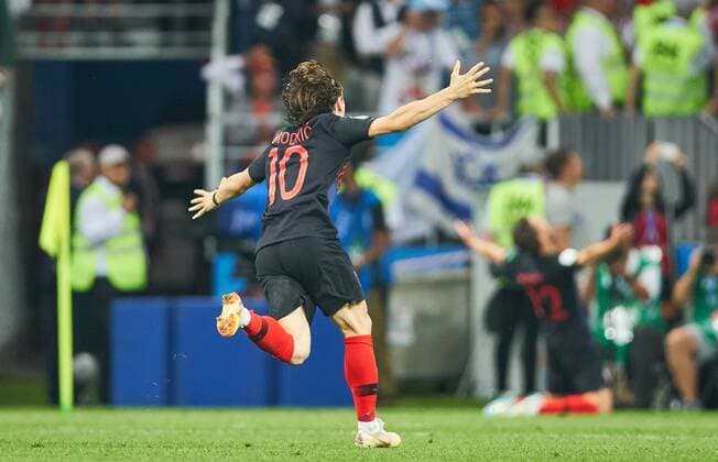 England - Croatia, Soccer, Moscow, July 11, 2018 Luka MODRIC, Croatia Nr.10 celebrates the victory with fans ENGLAND - CROATIA 1-2 Football FIFA World Cup WM Weltmeisterschaft Fussball 2018 RUSSIA, Semifinal, Season 2018 2019, July 11, 2018 in Moscow, Russia. Photo: MAGICS Peter Schatz