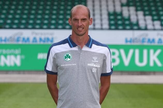 11 07 2018 SpVgg Spielvereinigung Greuther Fürth Shamrock 2 Fußball Bundesliga BL Season 2018 2019 Photo date Portrait date Portraittermin JüRa Oliver Barth Co Trainer SpVgg Greuther Fürth Single Image Single Portrait Portrait Kopfbild