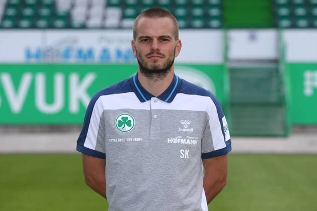 11 07 2018 SpVgg Spielvereinigung Greuther Fürth Shamrock 2 Fußball Bundesliga BL Season 2018 2019 Photo appointment Portrait date Portraittermin JüRa Steffen Konrad Scout Player analysis Opponent analysis SpVgg Greuther Fürth Single image Single portrait Portrait Portrait Kopfbild