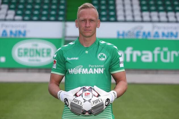 11 07 2018 SpVgg Spielvereinigung Greuther Fürth Cloverleaf 2 Fußball Bundesliga BL Season 2018 2019 Photo appointment Portrait date Portraittermin JüRa Sascha Burchert 30 SpVgg Greuther Fürth single photo Single portrait Portrait Portrait Kopfbild