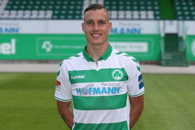 11 07 2018 SpVgg Spielvereinigung Greuther Fürth Shamrock 2 Fußball Bundesliga BL Season 2018 2019 Photo date Portrait Date Portraittermin JüRa David Room 11 SpVgg Greuther Fürth Single Image Single Portrait Portrait Kopfbild