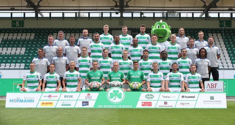 11 07 2018 SpVgg Spielvereinigung Greuther Fürth Shamrock 2 Fußball Bundesliga BL Season 2018 2019 Photo date Portraitsmin DaMa Team picture Teamfoto Team Team 1 Series from left David Raum 11 SpVgg Greuther Fürth Patrick Sontheimer 40 SpVgg Greuther Fürth Benedikt Kirsch 18 SpVgg Greuther Fürth Marius Funk 1 SpVgg Greuther Fürth Sascha Burchert 30 SpVgg Greuther Fürth Leon Schaffran 25 SpVgg Greuther Fürth Sebastian Ernst 15 SpVgg Greuther Fürth Maximilian Wittek 3 SpVgg Greuther Fürth Levent Aycicek 7 SpVgg Greuther Fürth 2 Row from left Damir Buric SpVgg Greuther Fürth Oliver Barth Co SpVgg Greuther Fürth coach Daniel Steininger 31 SpVgg Greuther Fürth Tobias Mohr 29 SpVgg Greuther Fürth Maximilian Sauer 24 SpVgg Greuther Fürth Marco Caligiuri 13 SpVgg Greuther Fürth David Atanga 20 SpVgg Greuther Fürth Tobias Mohr 29 SpVgg Greuther Fürth Benjamin Ngarambe Physio SpVgg Greuther Fürth 3 Row from left Petr Ruman Co Manager Sp VGG Greuther Fürth Christian Fiedler Goalkeeping coach SpVgg Greuther Fürth Serdar Dursun 9 SpVgg Greuther Fürth Daniel Keita Ruel 10 SpVgg Greuther Fürth Julian Green 37 SpVgg Greuther Fürth Fabian Reese 17 SpVgg Greuther Fürth Nik Omladic 21 SpVgg Greuther Fürth Marius Koc Physio SpVgg Greuther Fürth Daniel Wiegand Team Coordinator SpVgg Greuther Fürth 4 Series from left Michael Schleinkofer Athletic Trainer SpVgg Greuther Fürth Steffen Konrad Scout Player Analysis Opponent Analysis SpVgg Greuther Fürth Lukas Gugganig 4 SpVgg Greuther Fürth Richard Magyar 5 SpVgg Greuther Fürth Mario Maloca 22 SpVgg Greuther Fürth Drache Eddy Mascot SpVgg Greuther Fürth Carsten Klee Chef Physio SpVgg Greuther Fürth Dr Pascal Oppel Team Physician SpVgg Greuther Fürth