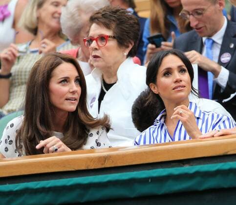 Sport Themen der Woche KW28 Sport Bilder des Tages TENNIS - ATP Tennis Herren Wimbledon 2018 LONDON,ENGLAND,14.JUL.18 - TENNIS - ATP World Tour, Wimbledon, Grand Slam. Image shows Catherine, Duchess of Cambridge and Meghan, Duchess of Sussex. GEPAxpictures xAlanxGrieves