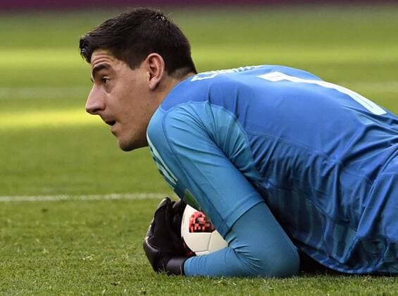 WM 2018, Belgien - England Belgium s goalkeeper Thibaut Courtois in action with the ball at a soccer game between Belgian national soccer team the Red Devils and England, the third place play-off of the 2018 FIFA World Cup WM Weltmeisterschaft Fussball Saturday 14 July 2018 in Saint-Petersburg, Russia. LAURIExDIEFFEMBACQ  x05386157x