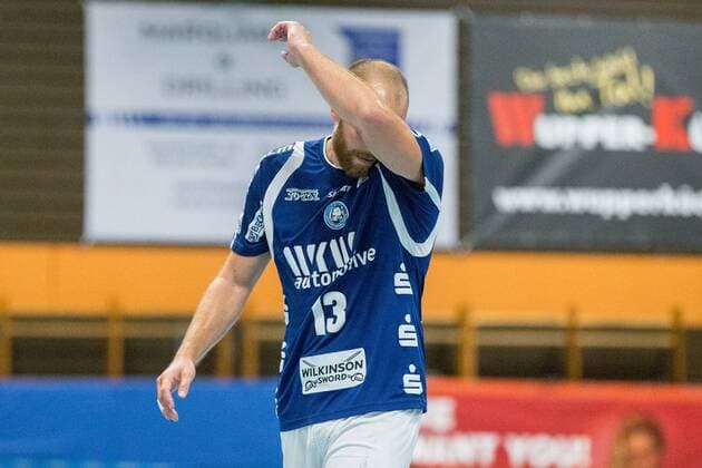Kristian Nippes 13 Bergischer HC wipes the sweat on his face HSG Gevelsberg Silschede vs Bergischer HC Handball Test match 14 07 18 Gevelsberg NRW Germany Halle Gevelsberg West Copyright: xdnet_cdnx