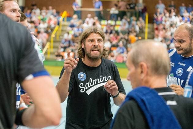 Sebastian Hinze Coach Bergischer HC during a break HSG Gevelsberg Silschede vs Bergischer HC Handball Test match 14 07 18 Gevelsberg NRW Germany Halle Gevelsberg West Copyright: xdnet_cdnx