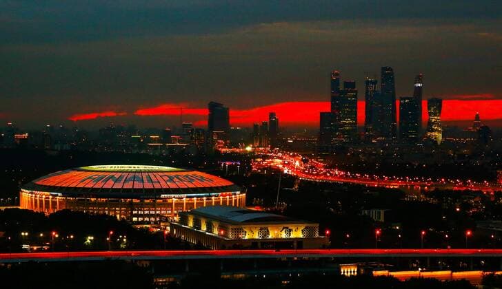 Sport Themen der Woche KW28 Sport Bilder des Tages WM 2018, Luzhniki-Stadion am Abend vor dem Finale MOSCOW, RUSSIA - JULY 14, 2018: A night view of Moscow s Luzhniki Stadium which is to host the 2018 FIFA World Cup WM Weltmeisterschaft Fussball Final match between France and Croatia on July 15, 2018. Sergei Fadeichev TASS  TS089683