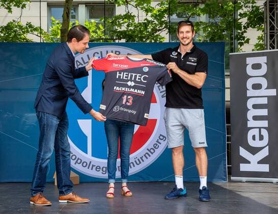 14 07 2018 Handball 1 Bundesliga Season 2018 2019 HC Erlangen HCE Season opening at Schlossplatz ThHa Rene Selke Managing Director HC Erlangen HCE and Michael Haaß Haass 13 HC Erlangen HCE show the new Kempa jersey