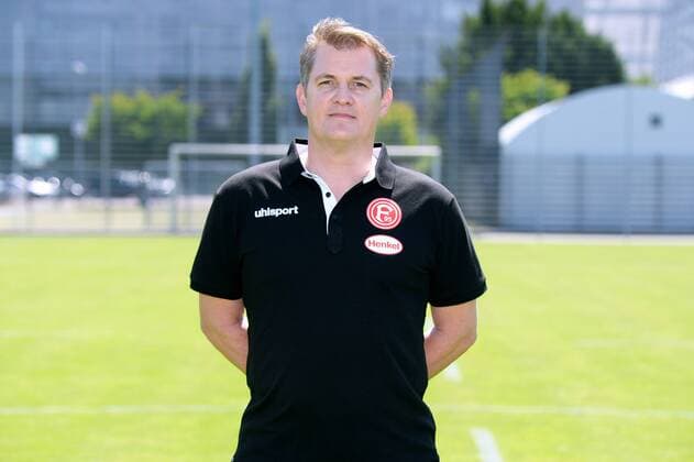 Team doctor Dr med Thomas Wieczorek Fortuna Düsseldorf 1 BL Porträttermin 2018 2019