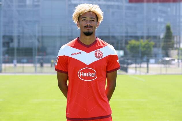 Emmanuel Iyoha Fortuna Düsseldorf 1 BL Porträttermin 2018 2019