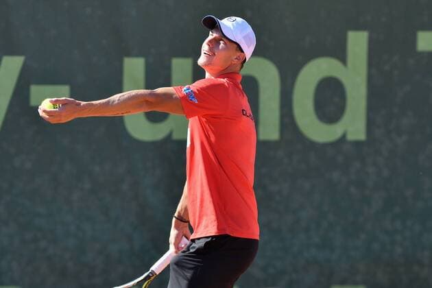 GER 1 Tennis Point Bundesliga Men Badwerk Gladbacher HTC vs fläsh TC Weinheim 1902 1 15 07 2018 Badwerk Gladbacher HTC GER 1 TP BL Badwerk Gladbacher HTC vs fläsh TC Weinheim 1902 1 on the picture Fucsovics Marton HUN on serve nph Mauelshagen nph00321
