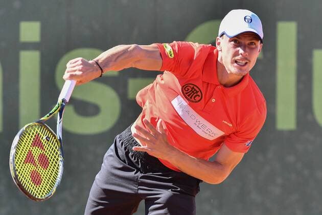 GER 1 Tennis Point Bundesliga Men Badwerk Gladbacher HTC vs fläsh TC Weinheim 1902 1 15 07 2018 Badwerk Gladbacher HTC GER 1 TP BL Badwerk Gladbacher HTC vs fläsh TC Weinheim 1902 1 on the picture Fucsovics Marton HUN on serve nph Mauelshagen nph00321