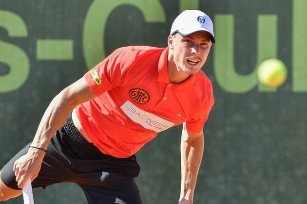 GER 1 Tennis Point Bundesliga Men Badwerk Gladbacher HTC vs fläsh TC Weinheim 1902 1 15 07 2018 Badwerk Gladbacher HTC GER 1 TP BL Badwerk Gladbacher HTC vs fläsh TC Weinheim 1902 1 on the picture Fucsovics Marton HUN on serve nph Mauelshagen nph00321
