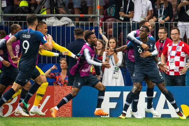 180715 Paul Pogba of France celebrates with team mates after scoring 3 1 during the FIFA World Cup final match between France and Croatia on July 15, 2018 in Moscow Photo Petter Arvidson BILDBYRAN Code PA 92087  Copyright: PETTERxARVIDSON BB180715PA113