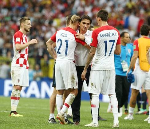 Domagoj Vida, Trainer Zlatko Dalic, Mario Mandzukic enttäuscht nach Spielende Enttäuschung Fußball Fussball FIFA WM Weltmeisterschaft Russland Russia 2018 Finale Saison 2017 2018 15.07.2018 Frankreich FRA vs. Kroatien CRO *** Domagoj Vida Coach Zlatko Dalic Mario Mandzukic disappointed after game Disappointment Sport Football Soccer FIFA World Cup Russia Russia 2018 Final Season 2017 2018 15 07 2018 France FRA vs Croatia CRO
