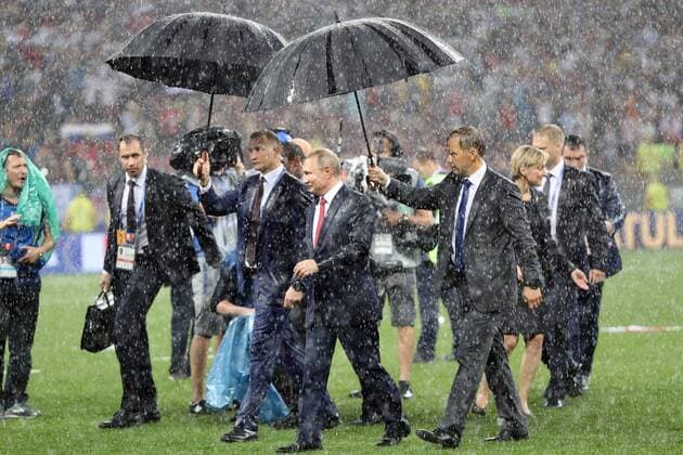 France v Croatia 2018 FIFA World Cup WM Weltmeisterschaft Fussball Final Russian President Vladimir Putin leaves the pitch after presenting the medals at the end of the 2018 FIFA World Cup Final match at Luzhniki Stadium, Moscow Content Not Available For UK Newspapers Copyright: xPaulxChestertonx FIL-12022-0053