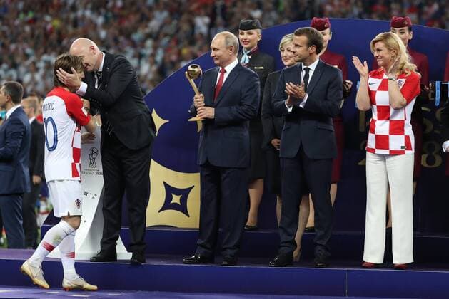 Football World Cup 2018 winners 15.07.2018. Moscow, Russia - Football World Cup 2018 , Finals, Croatia - France.Luka Modric, Gianni Infantino, Vladmir Putin, Emmanuel Macron, Kolinda Grabar-Kitarovic, Davor Suker  IgorxKralj PIXSELL