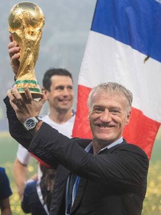 Sport Bilder des Tages 180715 Head coach Didier Deschamps of France celebrates with the trophy after winning the FIFA World Cup WM Weltmeisterschaft Fussball final match between France and Croatia on July 15, 2018 in Moscow. Photo: Petter Arvidson BILDBYRAN kod PA 92087 *** 180715 Head coach Didier Deschamps of France celebrates with the trophy after winning the FIFA World Cup final match between France and Croatia on July 15, 2018 in Moscow Photo Petter Arvidson BILDBYRAN Code PA 92087  Copyright: PETTERxARVIDSON BB180715PA329