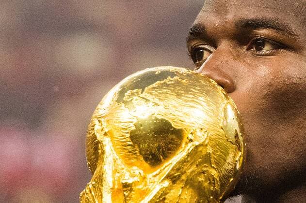 180715 Paul Pogba of France celebrates with the trophy after winning the FIFA World Cup final match between France and Croatia on July 15, 2018 in Moscow Photo Petter Arvidson BILDBYR N Code PA 92087  Copyright: PETTERxARVIDSON BB180715PA483