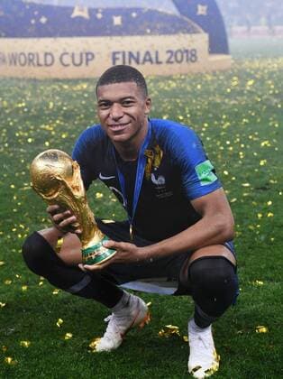FIFA World Cup 2018 FINALE France Croatia 15 07 2018 JUBEL World Champion France Kylian Mbappe with the trophy