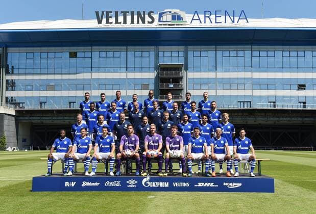 Abdul Rahman Baba Mark Uth Athletics Trainer Ruwen Faller Athletic Trainer Bob Schoos Game and FC Schalke 04 1 BL Portrait Date 2018 2019 team photo hi series v li Nabil Bentaleb Suat Serdar Franco Di Santo Omar Mascarell Naldo Bastian Oczipka Pablo Insu Matija Nastasic Video analyst Lars Gerling Thilo Kehrer Guido Burgstaller 3 row from the top v left Cedric Teuchert Benjamin Stambouli Goalkeeper Coach Simon Henzler Head Coach Domenico Tedesco Co Coach Peter Perchtold Daniel Caligiuri Weston McKennie Johannes Geis Front Bernard Tekpetey Sascha Riether Yevhen Konoplyanka Michael Langer Ralf Ferryman Alexander Nübel Alessandro Schöpf Amine Harit Steven Skrzybski Team2
