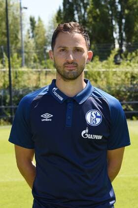 Coach Domenico Tedesco FC Schalke 04 1 BL Portrait date 2018 2019 Team2