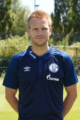 Co coach Peter Perchtold FC Schalke 04 1 BL Portrait date 2018 2019 Team2