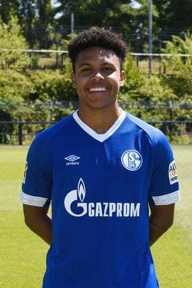 Weston McKennie FC Schalke 04 1 BL Portrait Date 2018 2019 Team2