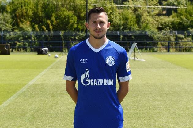 Steven Skrzybski FC Schalke 04 1 BL Portrait date 2018 2019 Team2