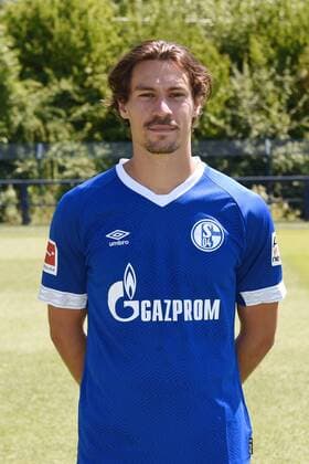Benjamin Stambouli FC Schalke 04 1 BL Portrait date 2018 2019 Team2